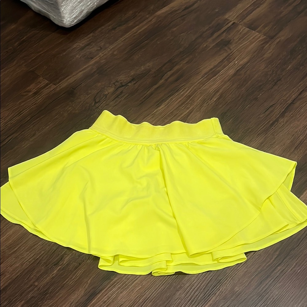 Lululemon Tennis Skirt Yellow size 2